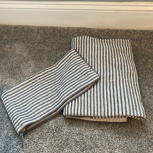 Norwex Bath Towel & Hand Towel Combo Grey/ Cream colored Stripes EUC